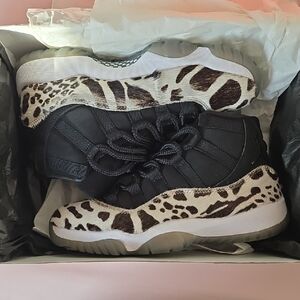 Jordan Wmns Retro 11